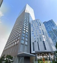 Building Photo - 675 W 59th St