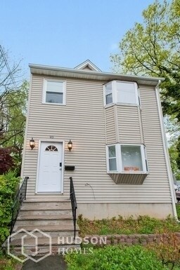 Primary Photo - 83 E Forest Ave