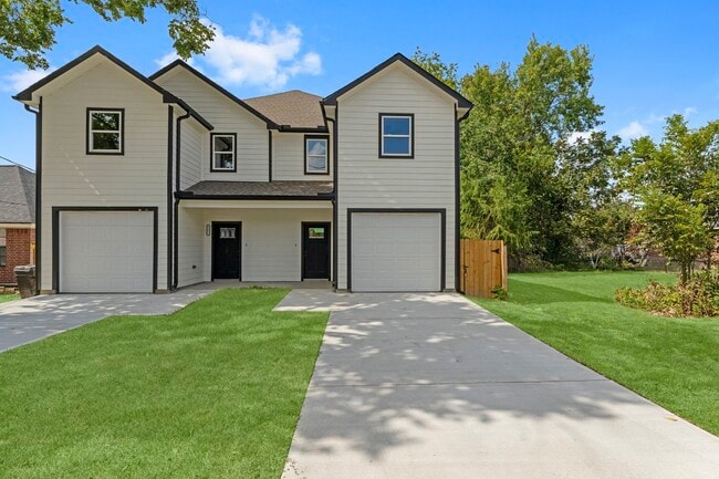 Foto del edificio - 8205 Carver Rd