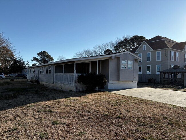 Building Photo - 39092 Mumford St