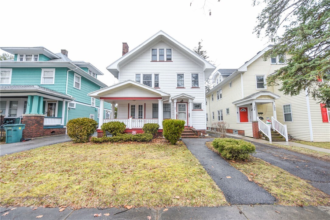 Primary Photo - 200 Elmdorf Ave