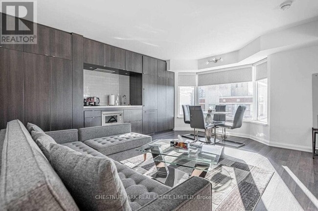 Building Photo - 155 Yorkville Ave