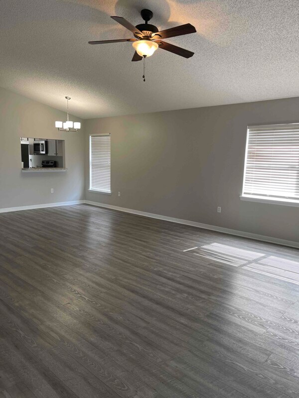 Foto del edificio - 11218 Scotchwood Dr