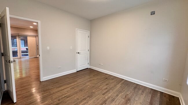 Foto del edificio - 6620 N Ashland Ave