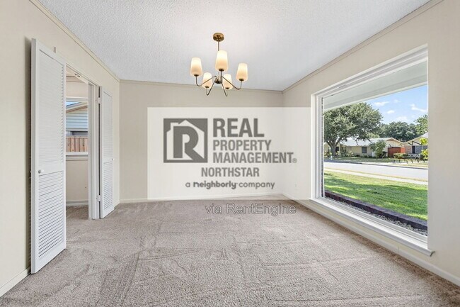 Foto del edificio - 902 Arrowhead Dr