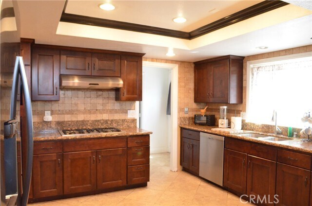 Foto del edificio - 519 W Baker Ave