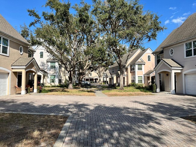 Foto del edificio - Excellent 1Bed/1Bath Condo in Hamptons at ...