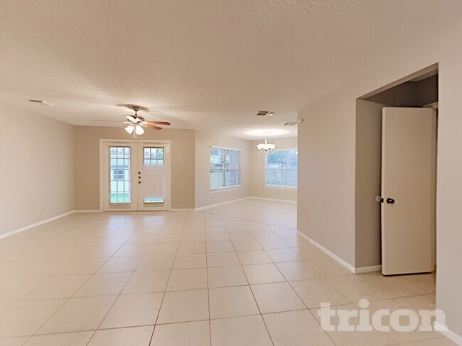 Building Photo - 4827 Fern Lake