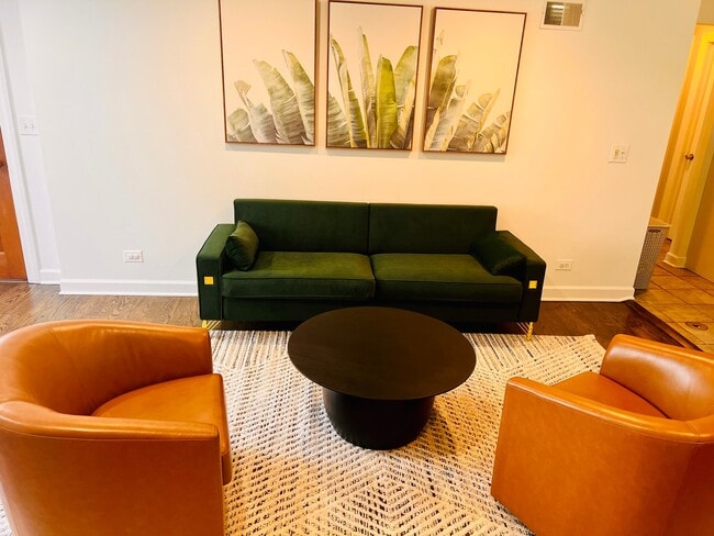 Building Photo - 6722 W Golfview Ln