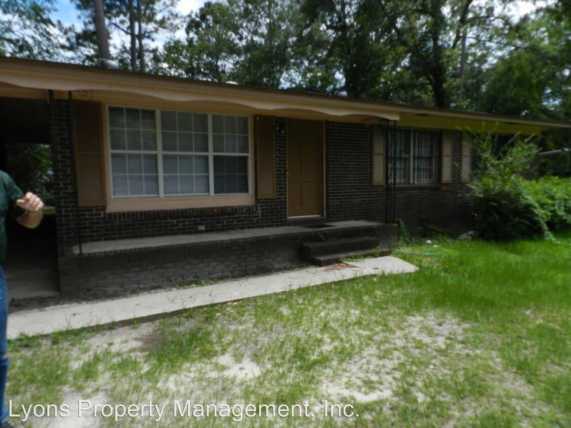 Primary Photo - 1401 Leone Ave