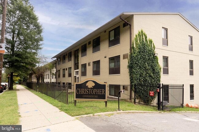Building Photo - 3103 Naylor Rd SE