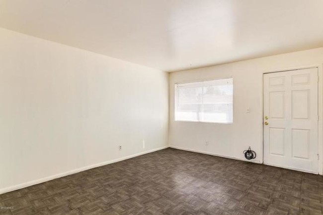 Foto del edificio - 1 Bed Apartment at 19th Ave/Indian School