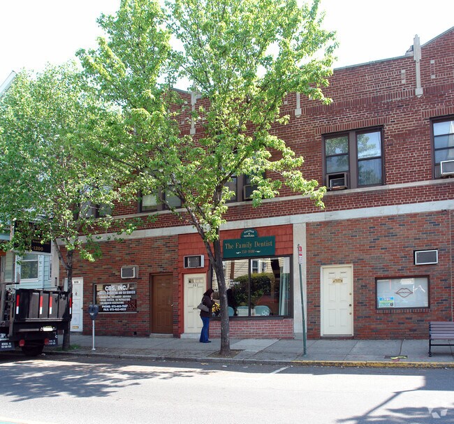 Foto del edificio - 101-107 Frank E Rodgers Blvd N