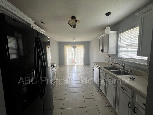 Foto del edificio - 1001 S Eastview Dr