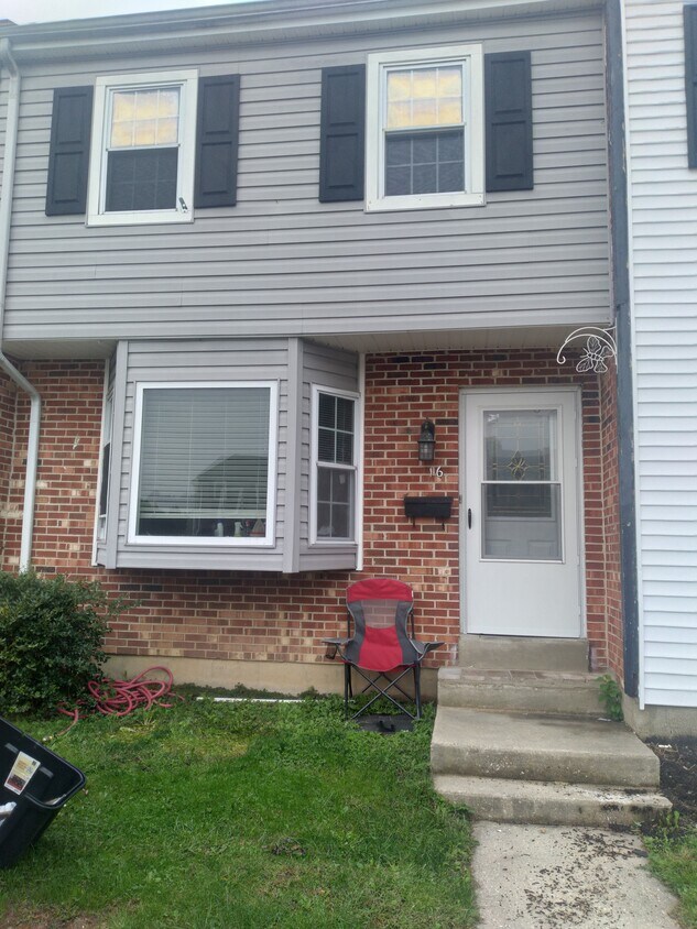Primary Photo - 16 Forest Creek Dr