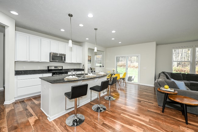 Building Photo - 4816 Lake View Dr