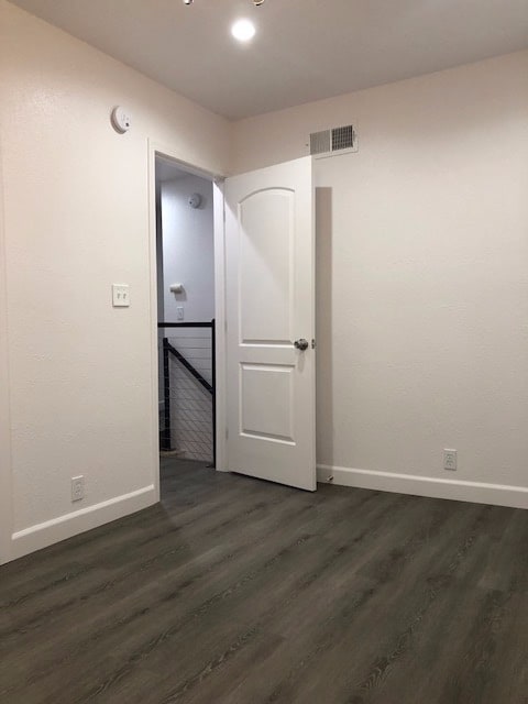 Building Photo - 251 W Dryden St