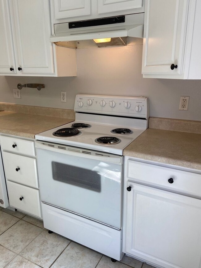 Building Photo - Single-Family Home in Branson