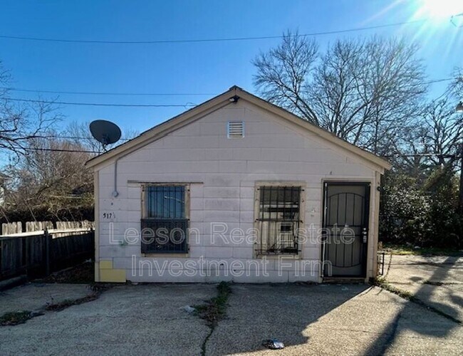 Foto del edificio - 517.5 Stoner Ave