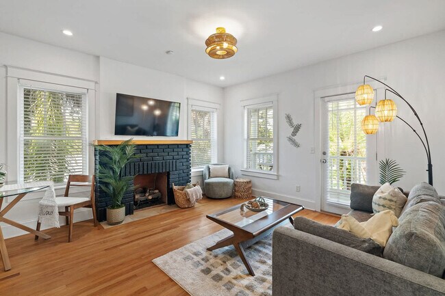 Foto del edificio - 211 Arpieka Ave