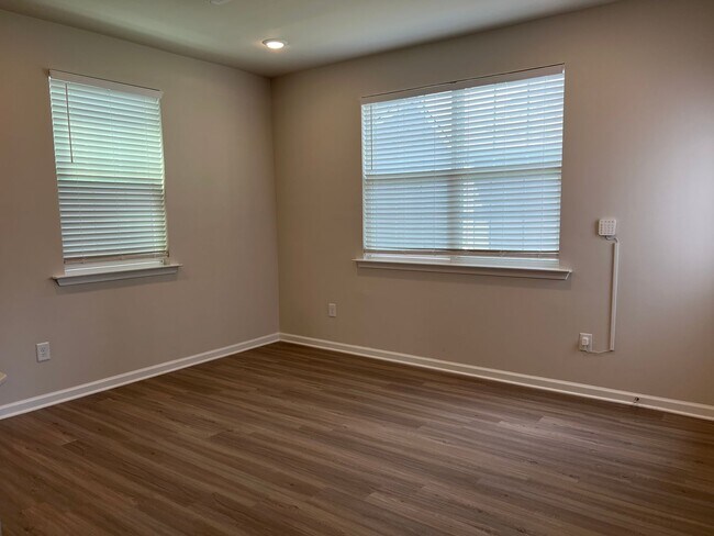 Foto del edificio - 4/2.5 Townhome Available Now!