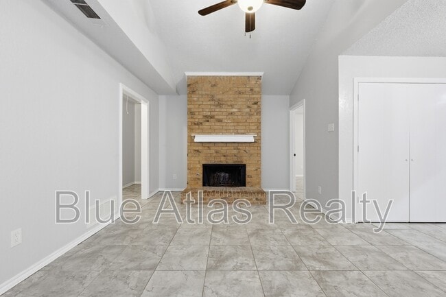 Building Photo - 711 Penn Pl