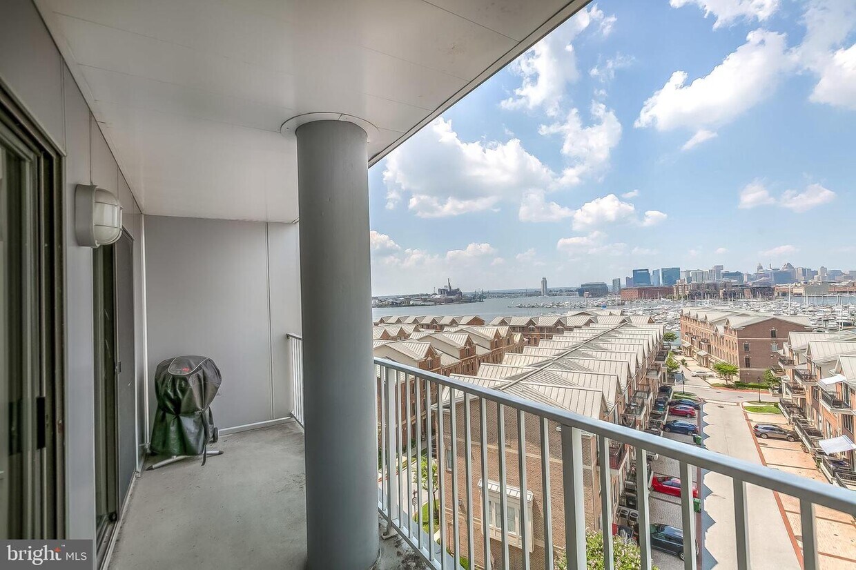 Foto principal - 2702 Lighthouse Point E