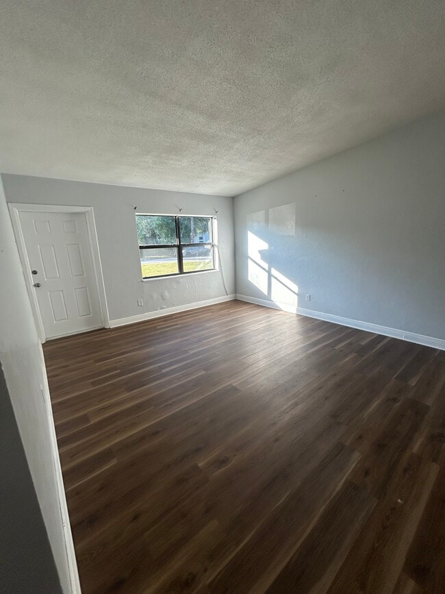 Building Photo - 1503 Noble Pl