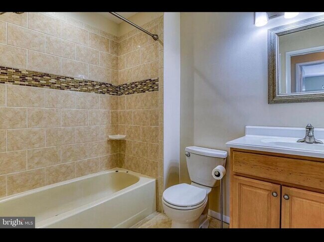 Building Photo - 312B Willow Turn