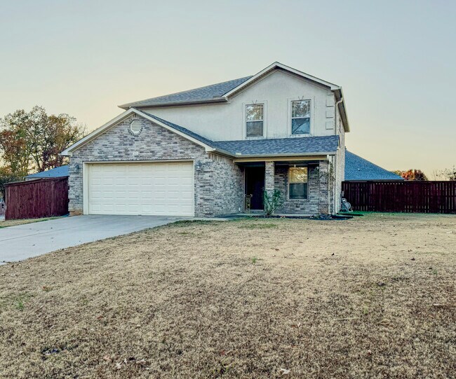 Building Photo - 36 Talladega Loop