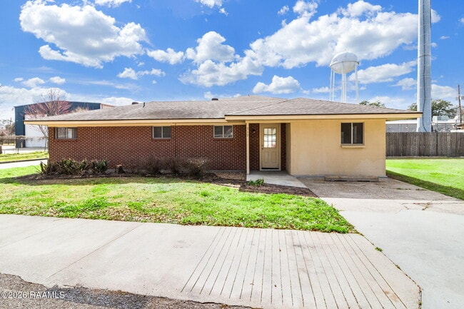 Building Photo - 217 Chance St