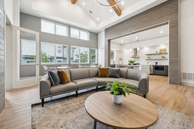 Building Photo - Vista at Silver Oaks
