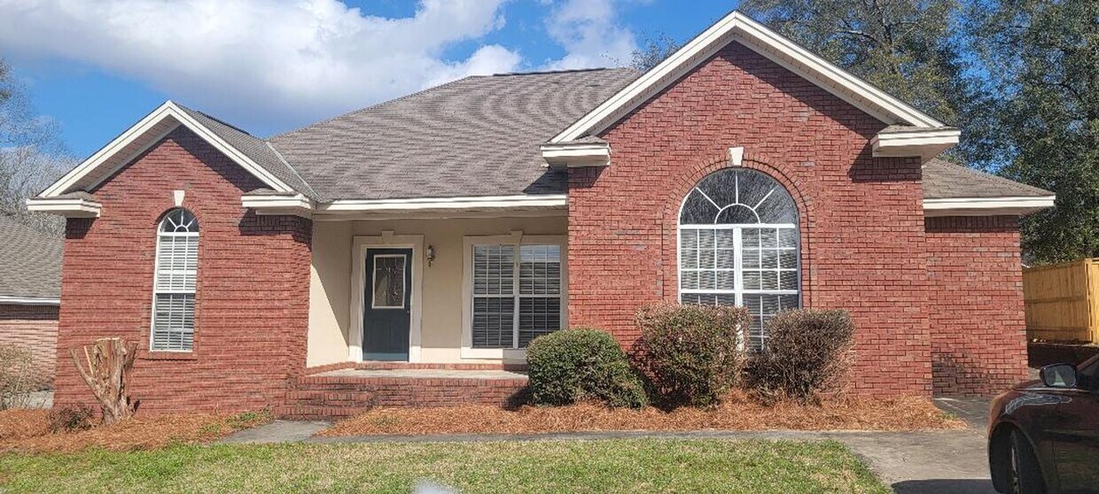 Foto principal - AVAILABLE NOW - CALL US FOR A SHOWING!