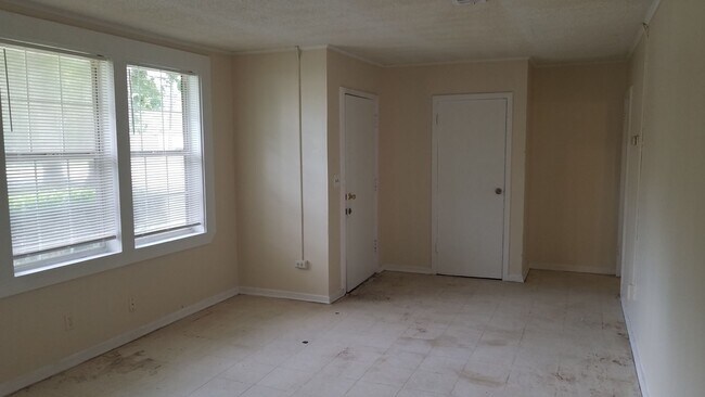 Building Photo - 3 Bedroom/1 Bath Home in Valdosta!!