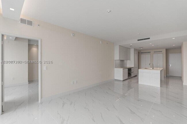 Foto del edificio - 700 NE 24th St
