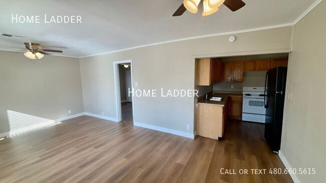 Building Photo - 1042 W Taylor St