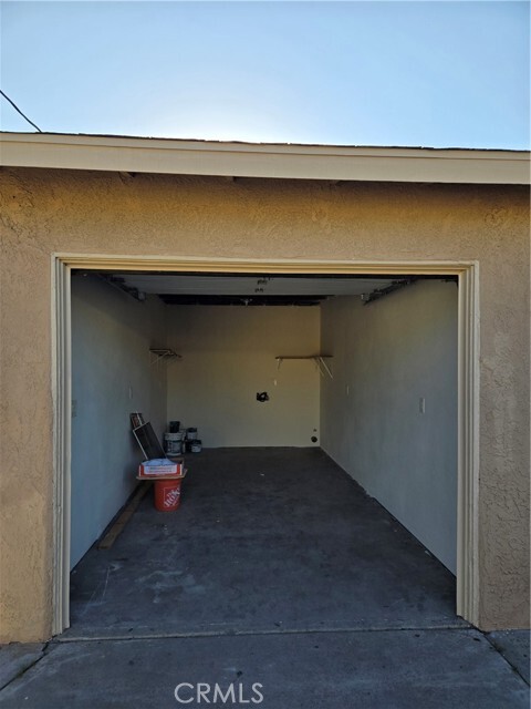 Foto del edificio - 15618 Clark Ave