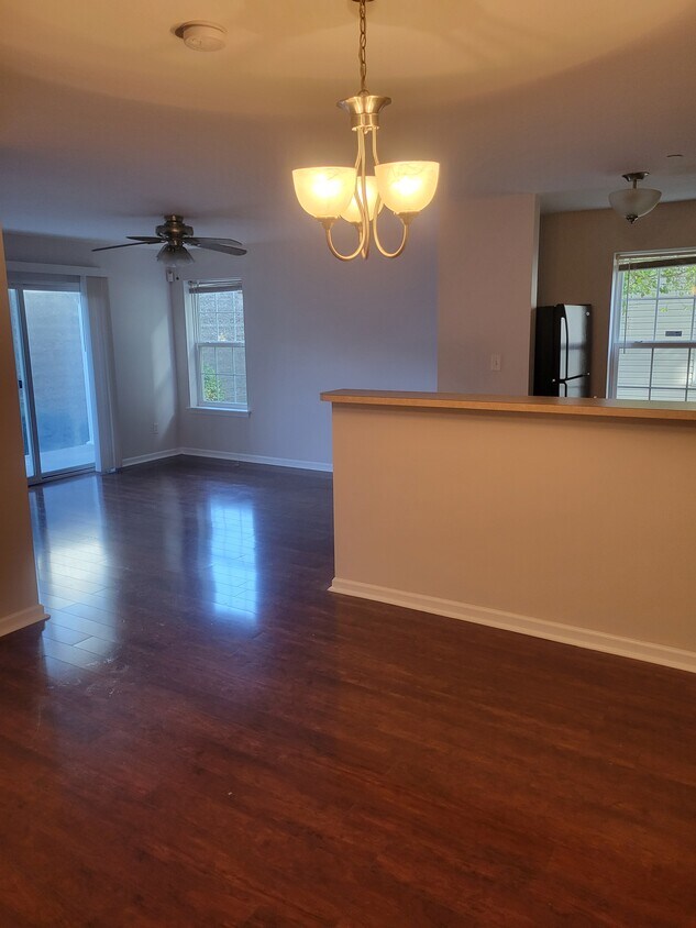 2480 Lampong Dr Unit 100C, Saint Louis, MO 63125 Condo for Rent in