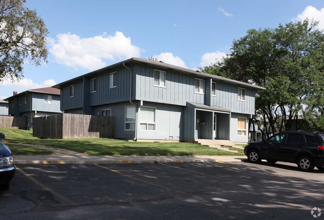 Freeway Homes Apartments in Kansas City, MO