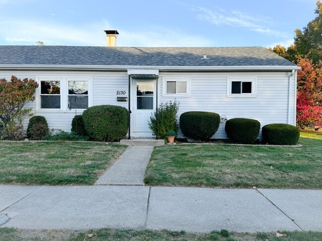 Building Photo - Nice 3 bedroom, 1 bathroom Condo