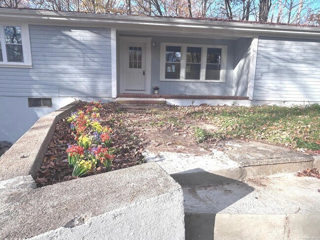 Foto del edificio - 56 Macht Rd