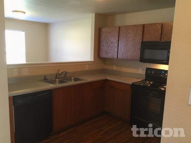 Foto del edificio - 1829 Oakdale Green Dr