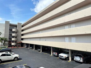 Building Photo - 802 NW 87th Ave