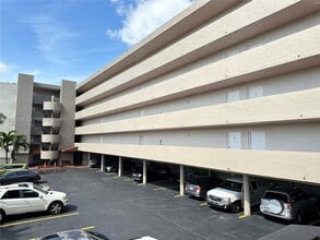 Building Photo - 802 NW 87th Ave