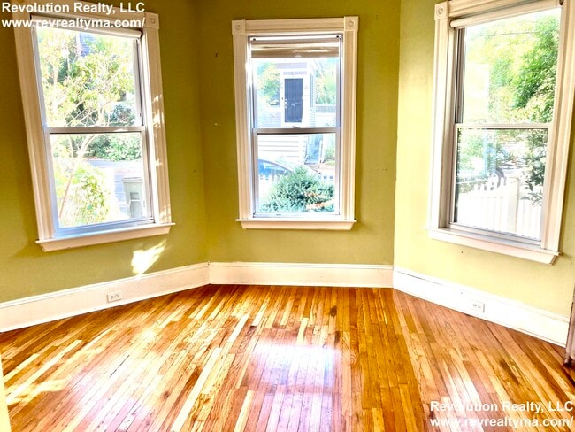 Building Photo - 121 Richdale Ave