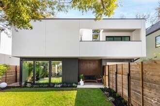 Building Photo - 631 Tillery St