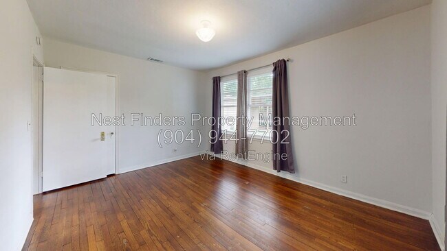 Building Photo - 1230 Lechlade St