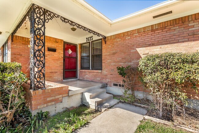 Foto del edificio - 2625 San Medina Ave