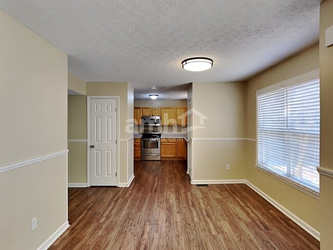 Foto del edificio - 45 Fieldcrest Dr