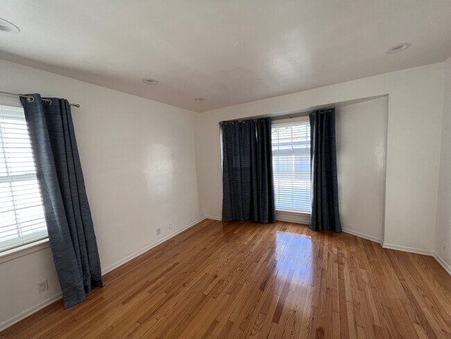 Building Photo - 7904 Altavan Ave